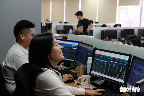 Nhà Đầu tư cá nhân mua ròng, xu hướng, tác Động và chiến lược Đầu tư