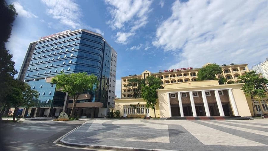 Đại học thương mại